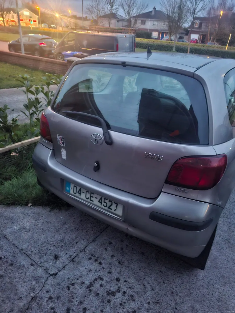 Toyota Yaris 2004 - Image 2