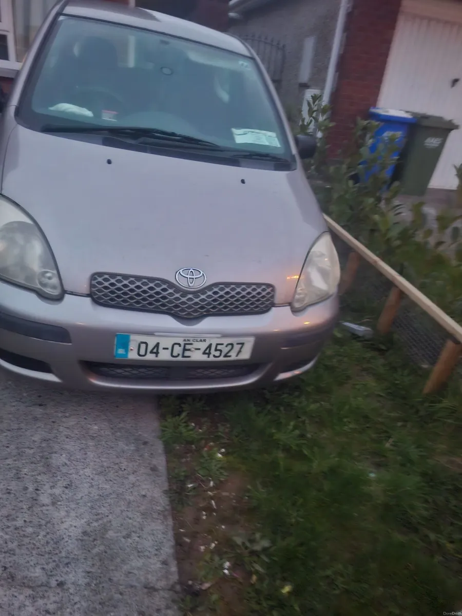 Toyota Yaris 2004 - Image 4