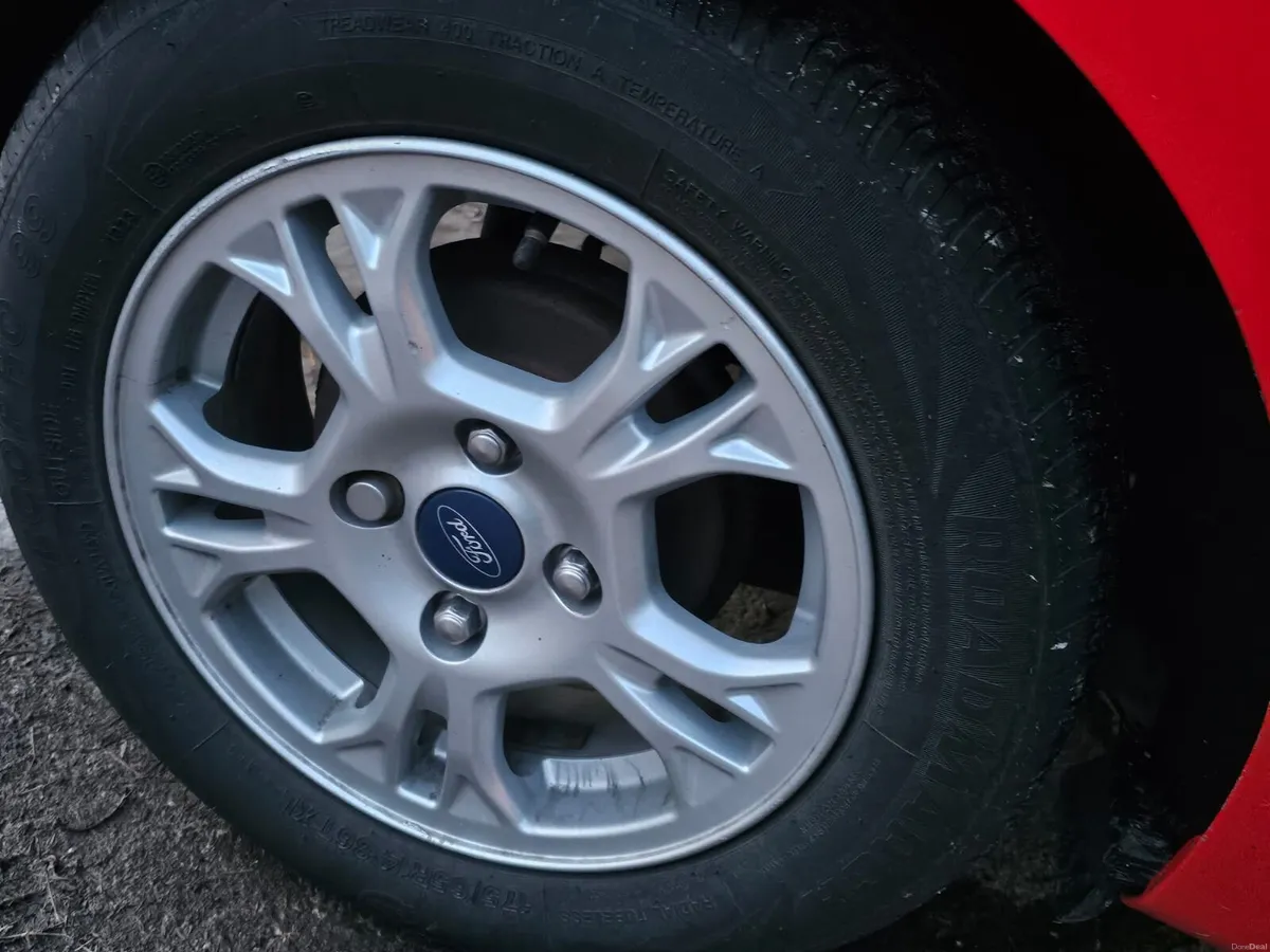 Ford Fiesta 2017 diesel nct&tax low miles €7900 - Image 4