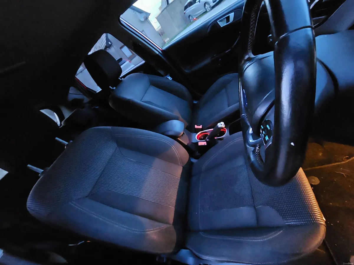 Ford Fiesta 2017 diesel nct&tax low miles €7900 - Image 3