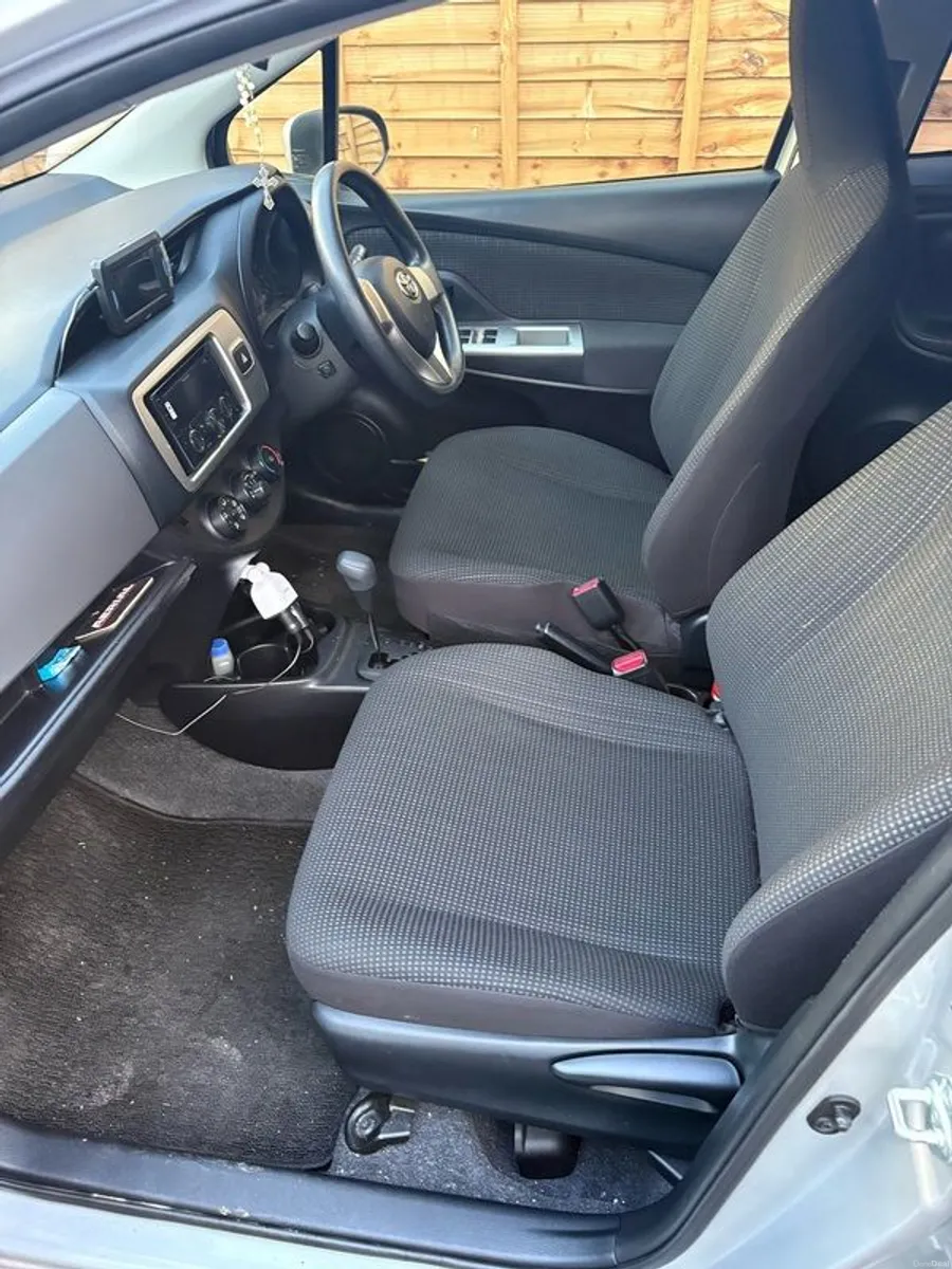 2016 Toyota Vitz - Image 4