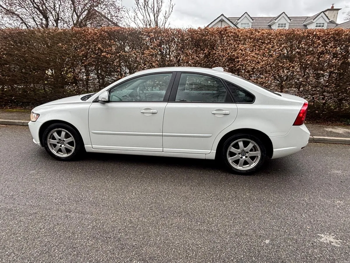 2011 Volvo S40 1.6 Diesel..New NCT 06/27!! - Image 2