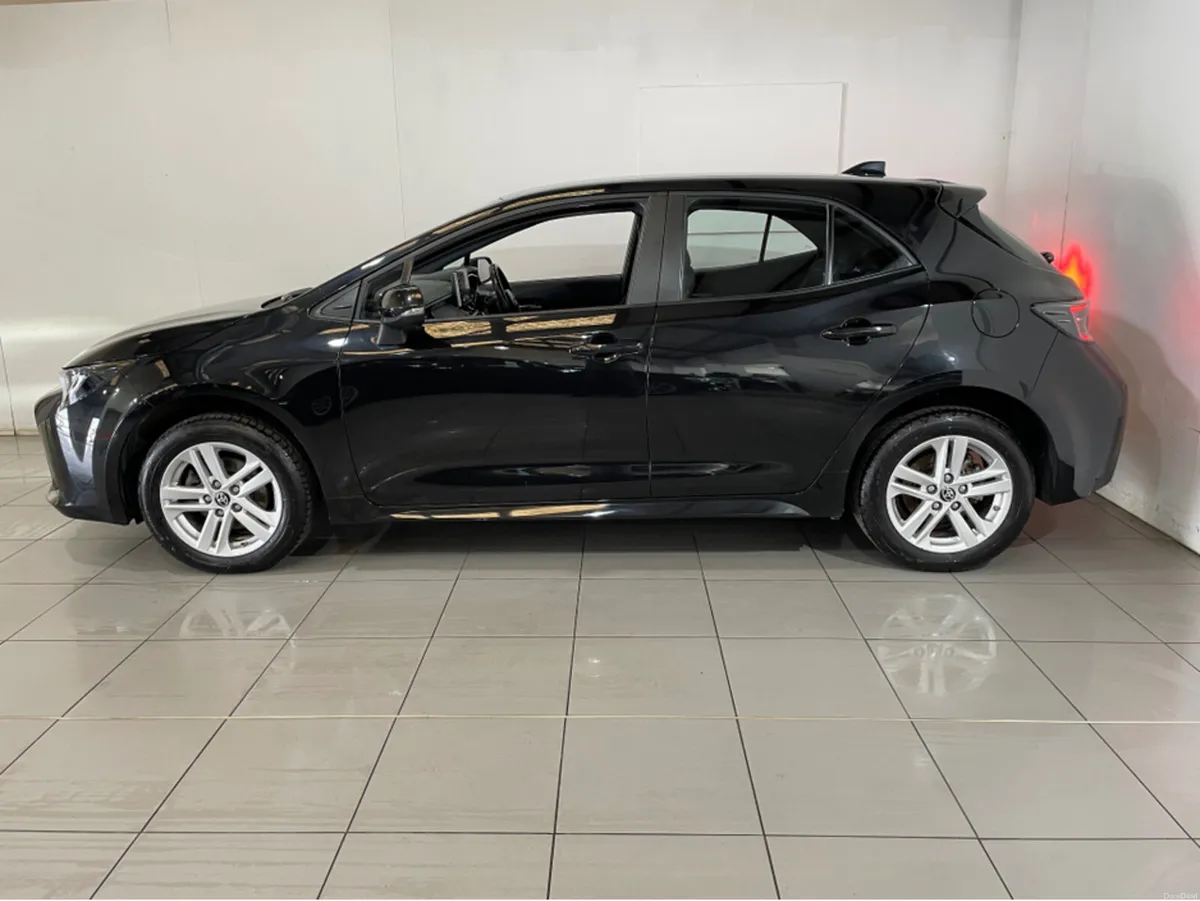 Toyota Corolla LUNA H/B 4DR AUTO HYBRID - Image 6