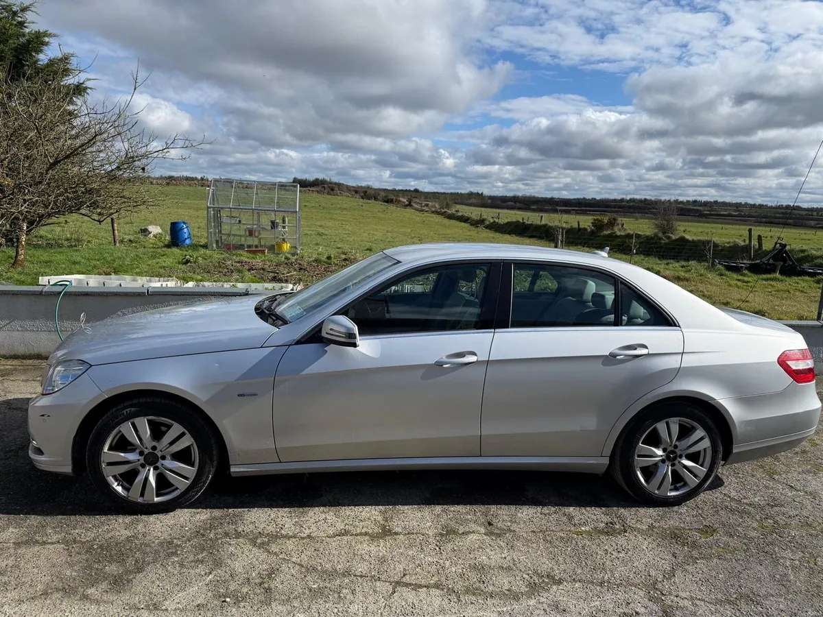 Mercedes E220 - Image 3