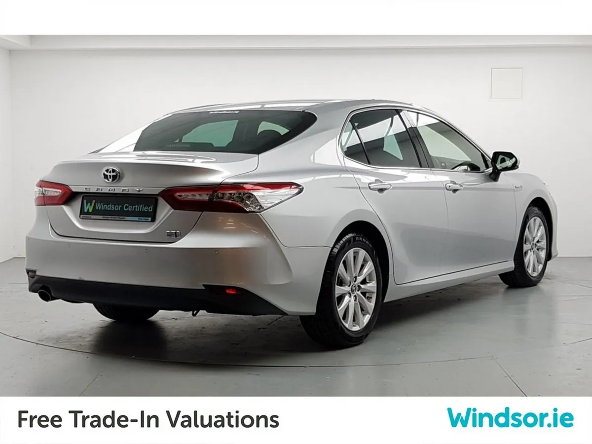 Toyota Camry Hybrid  Automatic - Image 4