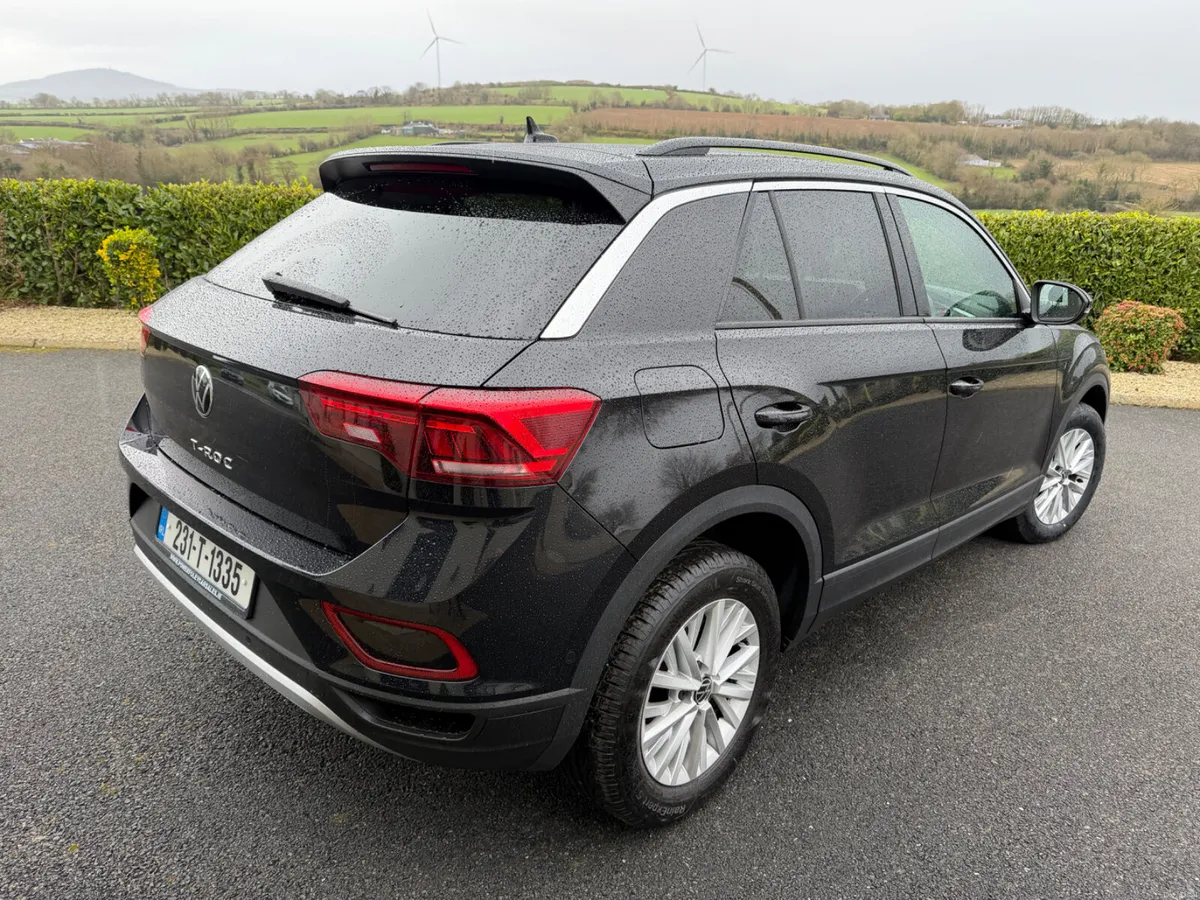 2023 (231)Volkswagen T-Roc Life 2.0 Diesel 116hp - Image 4