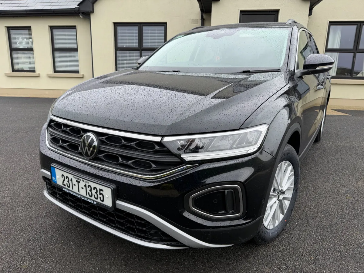 2023 (231)Volkswagen T-Roc Life 2.0 Diesel 116hp - Image 1