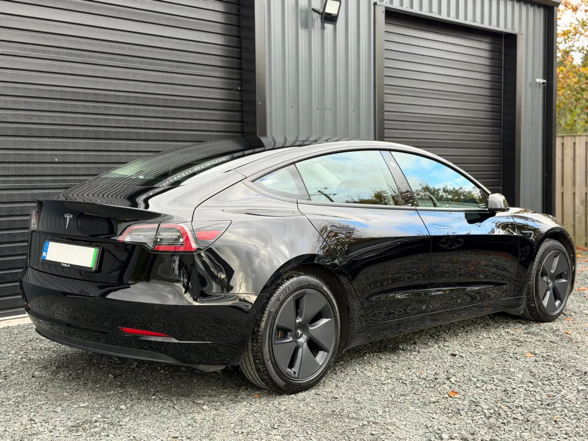 212 Tesla Model 3 Standard Plus - Image 3