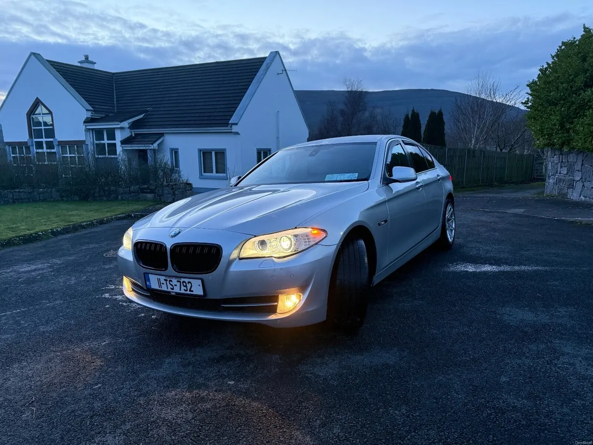 BMW 5-Series 2011 - Image 4