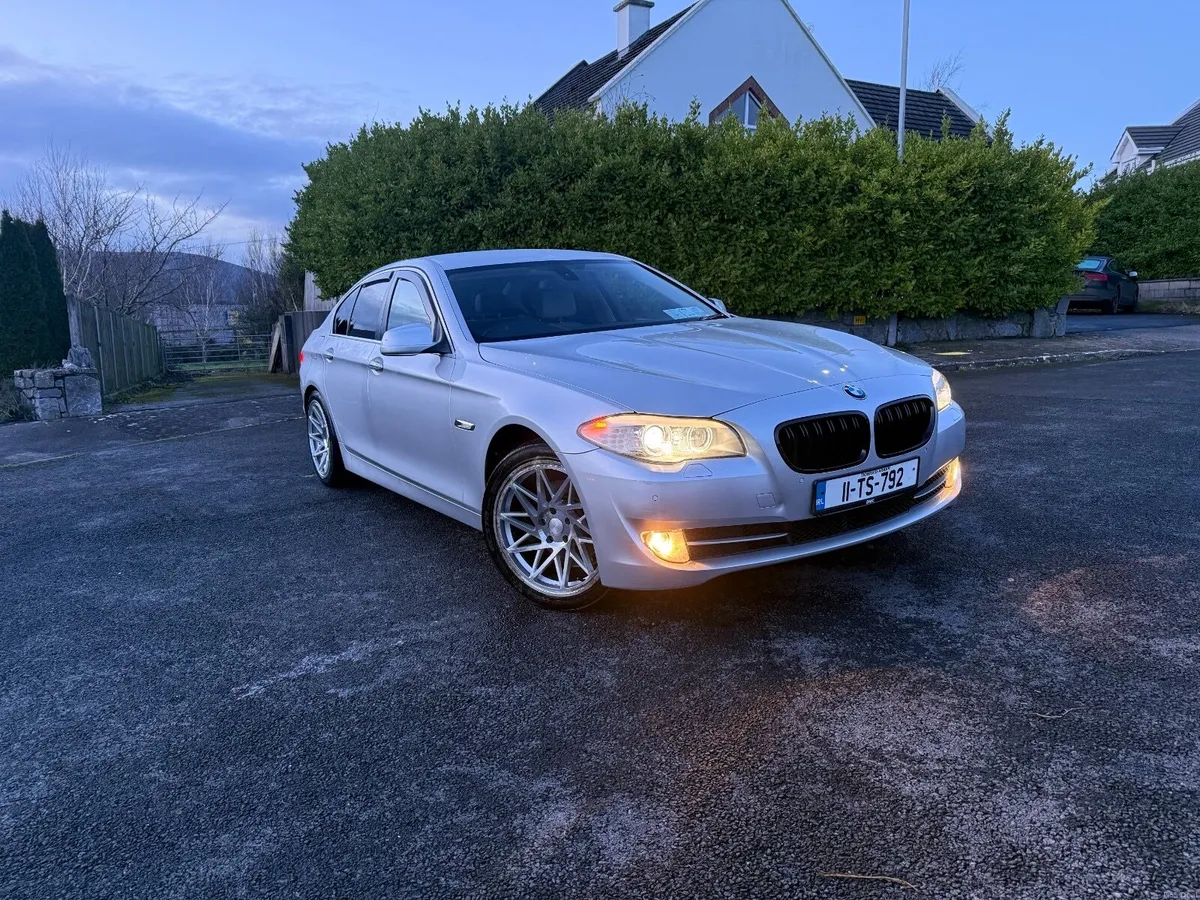 BMW 5-Series 2011 - Image 1