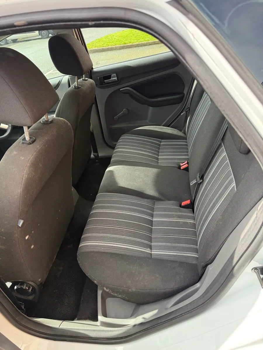 2011 ford focus - Image 4