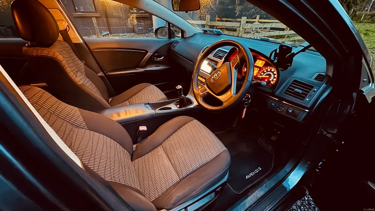 Toyota Avensis 2011 Mint Condition - Image 4