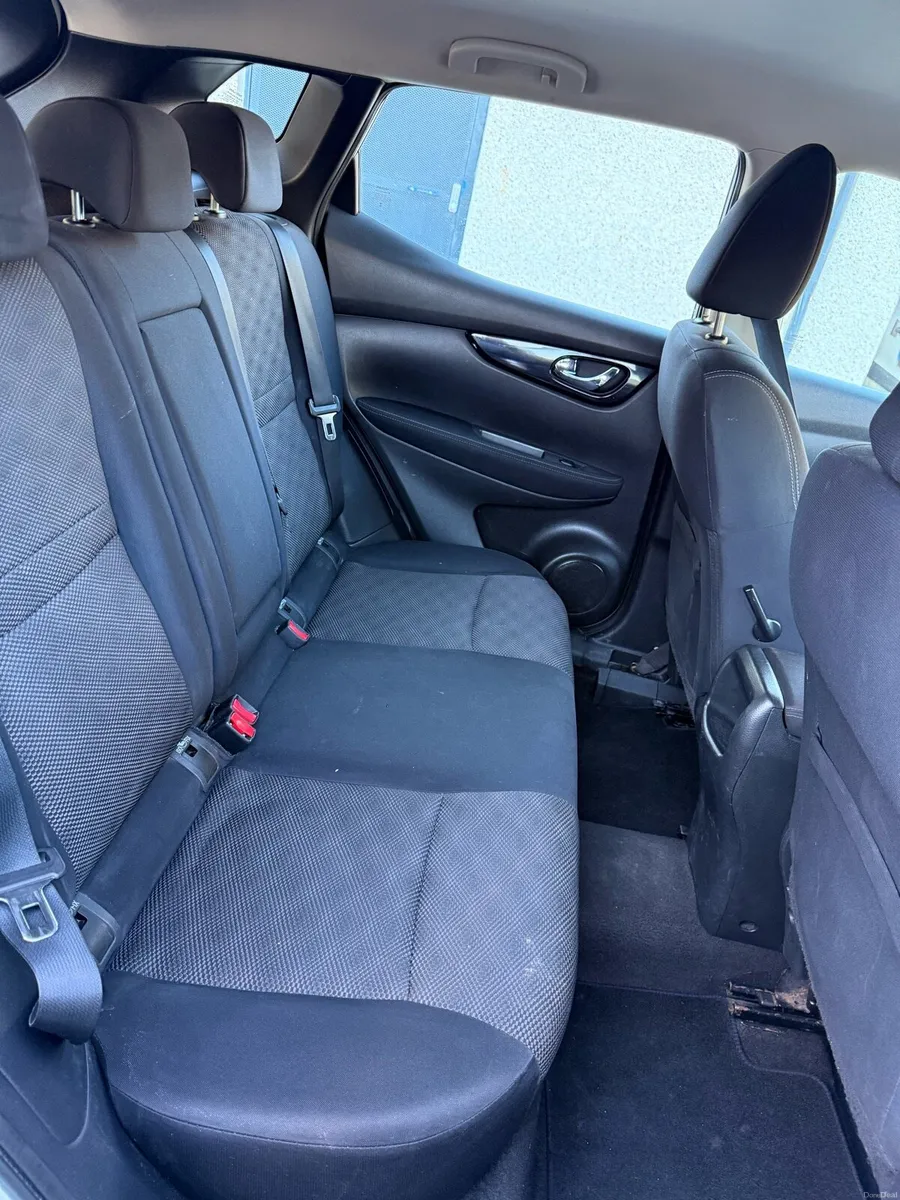 151 Nissan Qashqai 1.2Petrol-Manual - Image 3