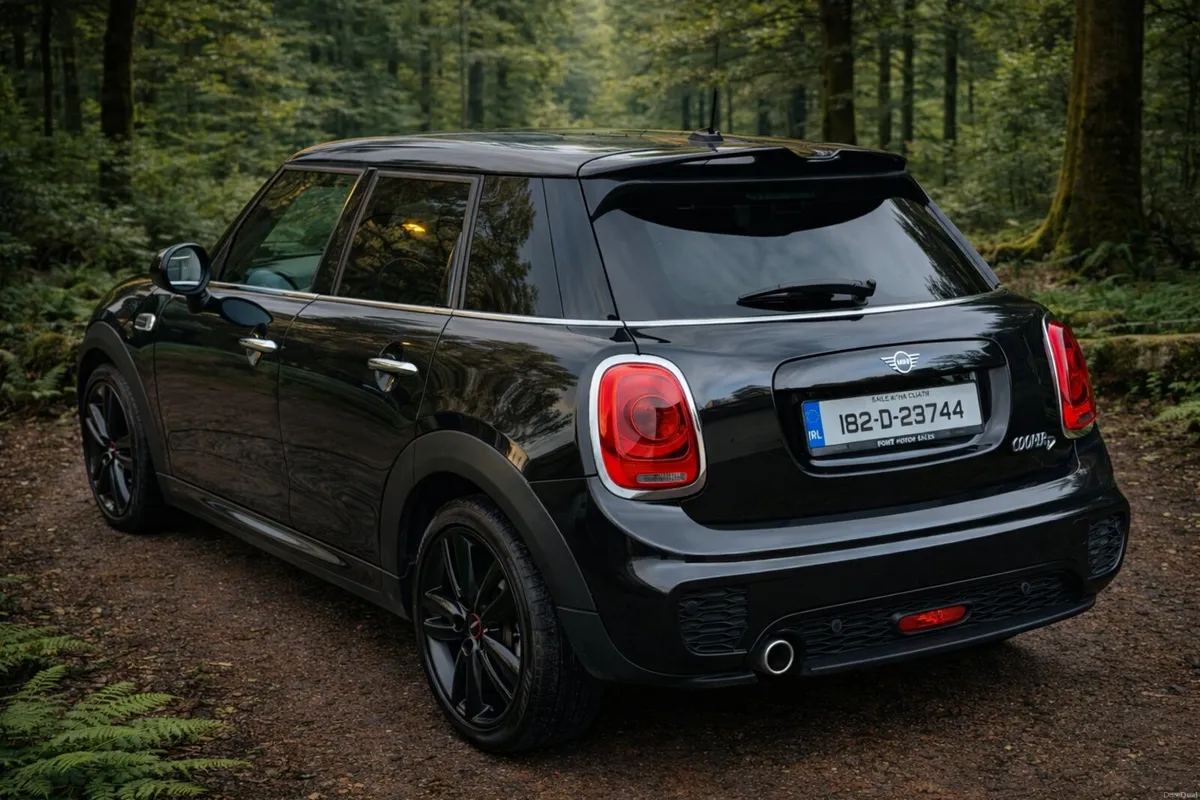 182 MINI COOPER 1.5 D AUTO -JCW KIT - HUGE SPEC - Image 6