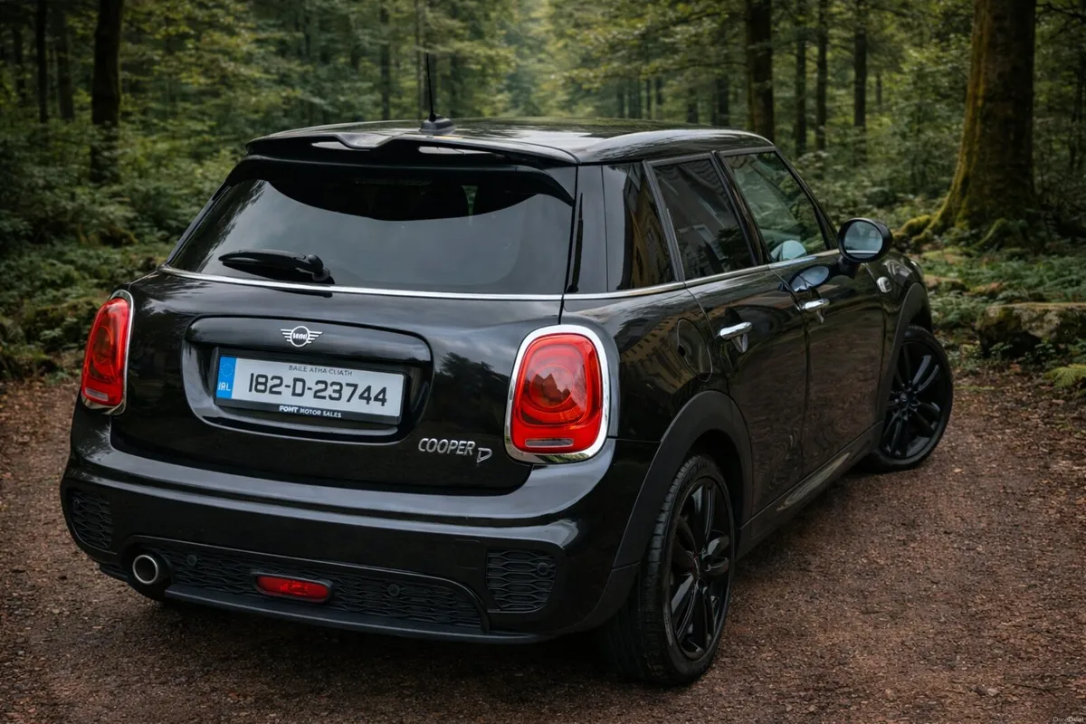 182 MINI COOPER 1.5 D AUTO -JCW KIT - HUGE SPEC - Image 4