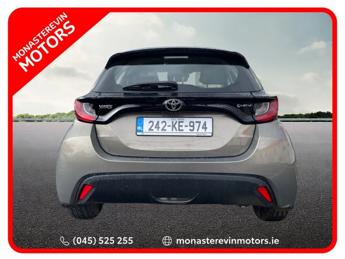 Toyota Yaris HYBRID 115 LUNA - Image 3