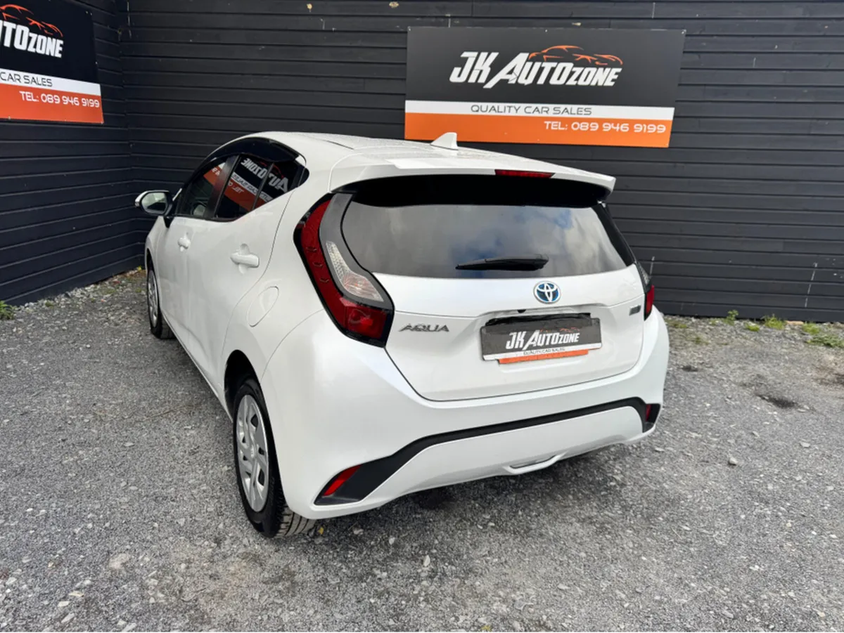 Toyota Aqua 1.5 HYBRID AUTO - Image 4