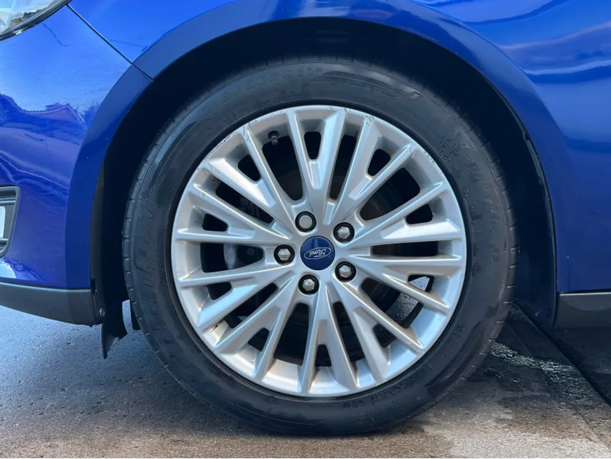 Ford Focus ZETEC Economical & Reliable - Image 6