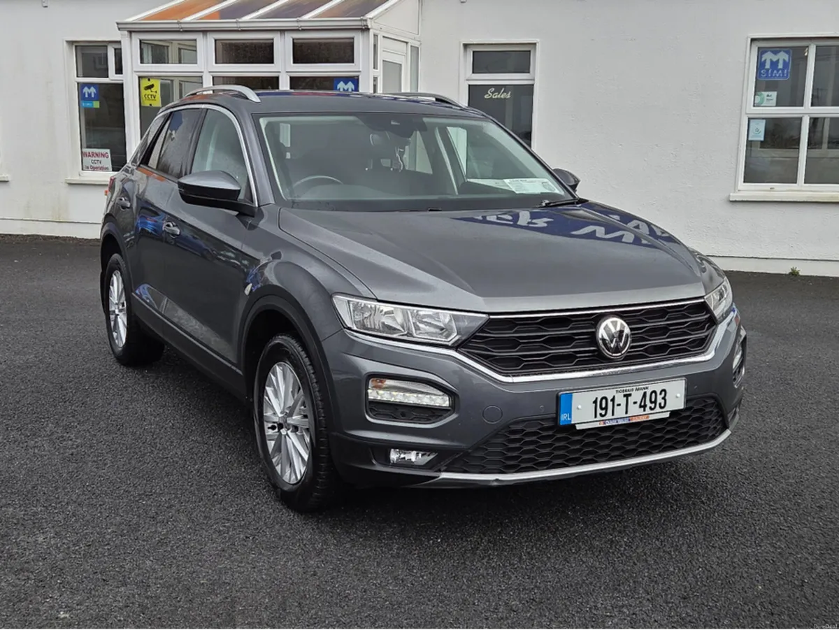 Volkswagen T-Roc DESIGN 1.0 TSI MANUAL 6SPEED FWD - Image 2