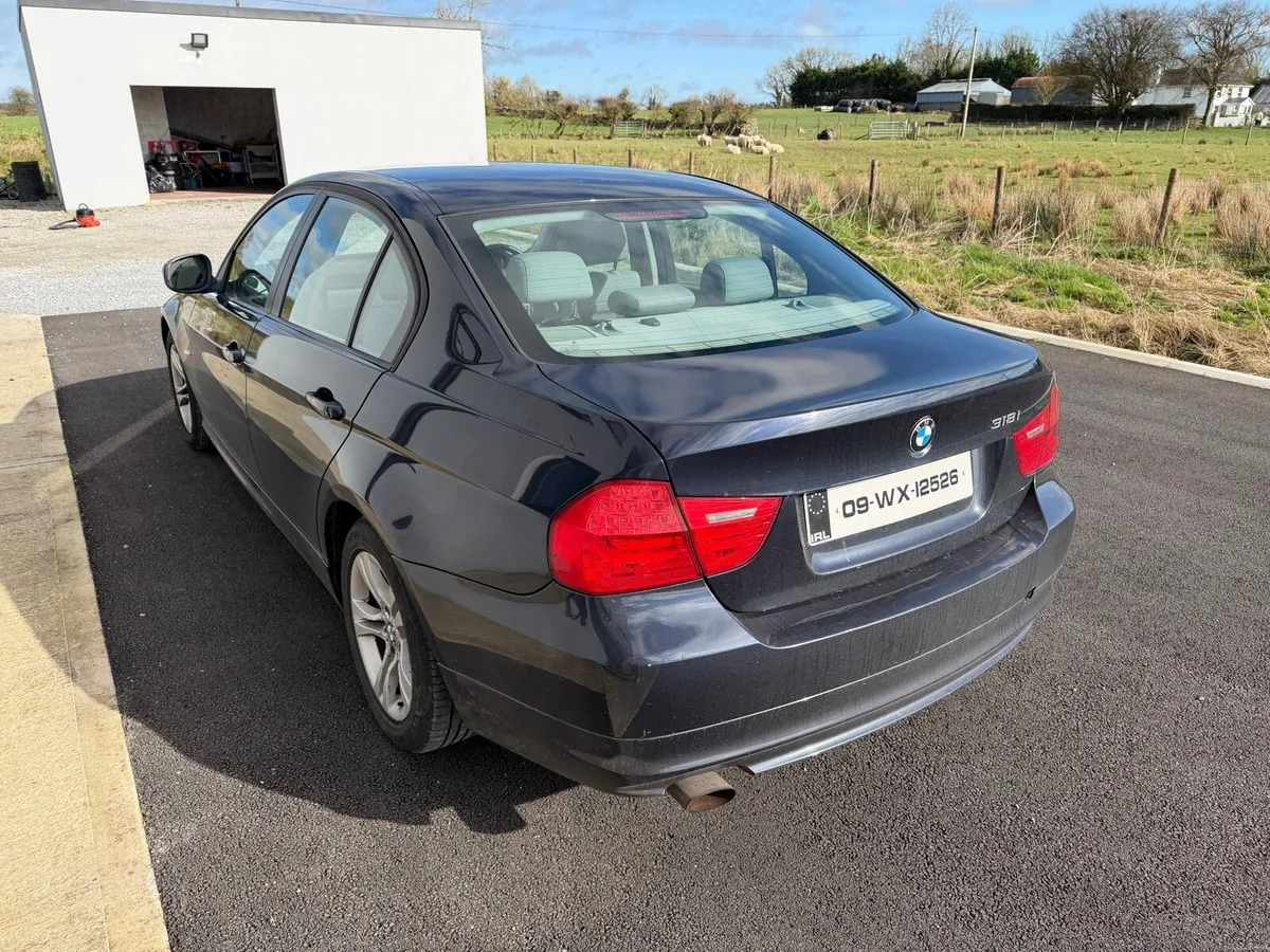 2009 BMW 318i, Automatic, PETROL - Image 3