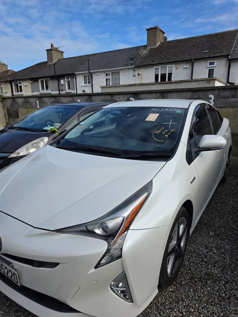 Toyota Prius S Touring 2017 - Image 3