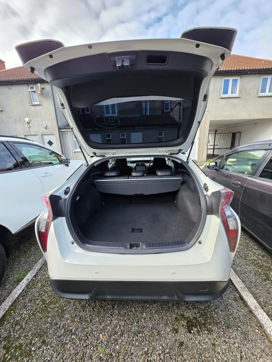 Toyota Prius S Touring 2017 - Image 4