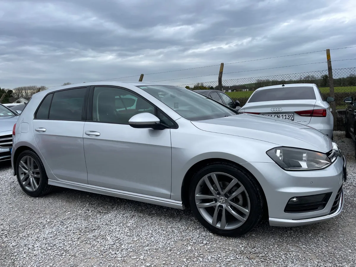 Volkswagen Golf R-Line - Image 1