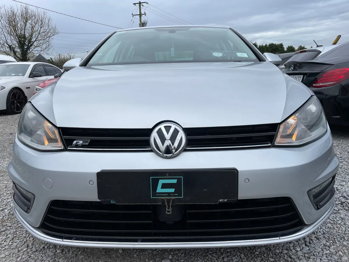 Volkswagen Golf R-Line - Image 4