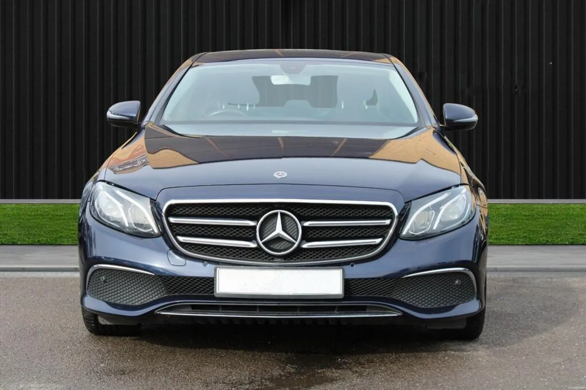 191 Mercedes E220 Premium - Image 2