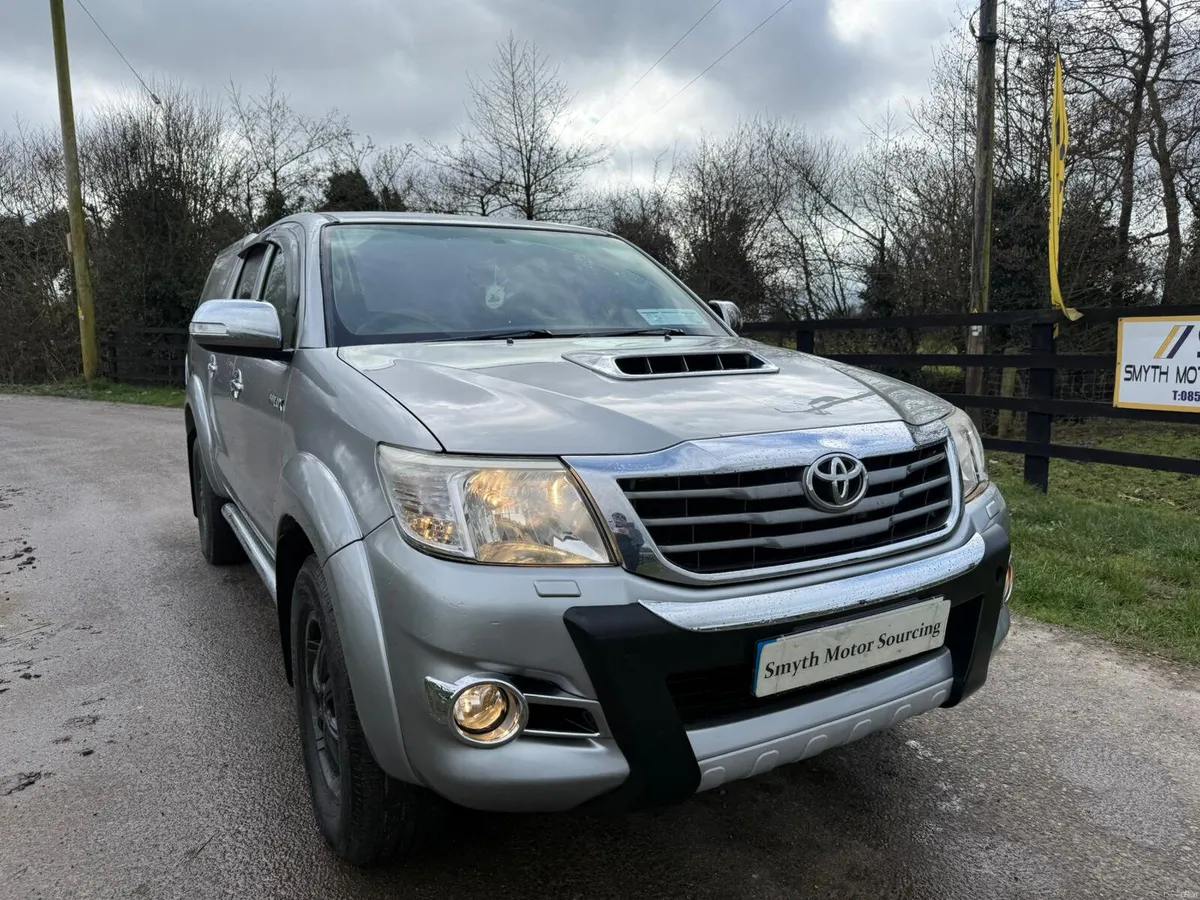 152 Toyota Hilux Invincible X Auto Low Miles***** - Image 3