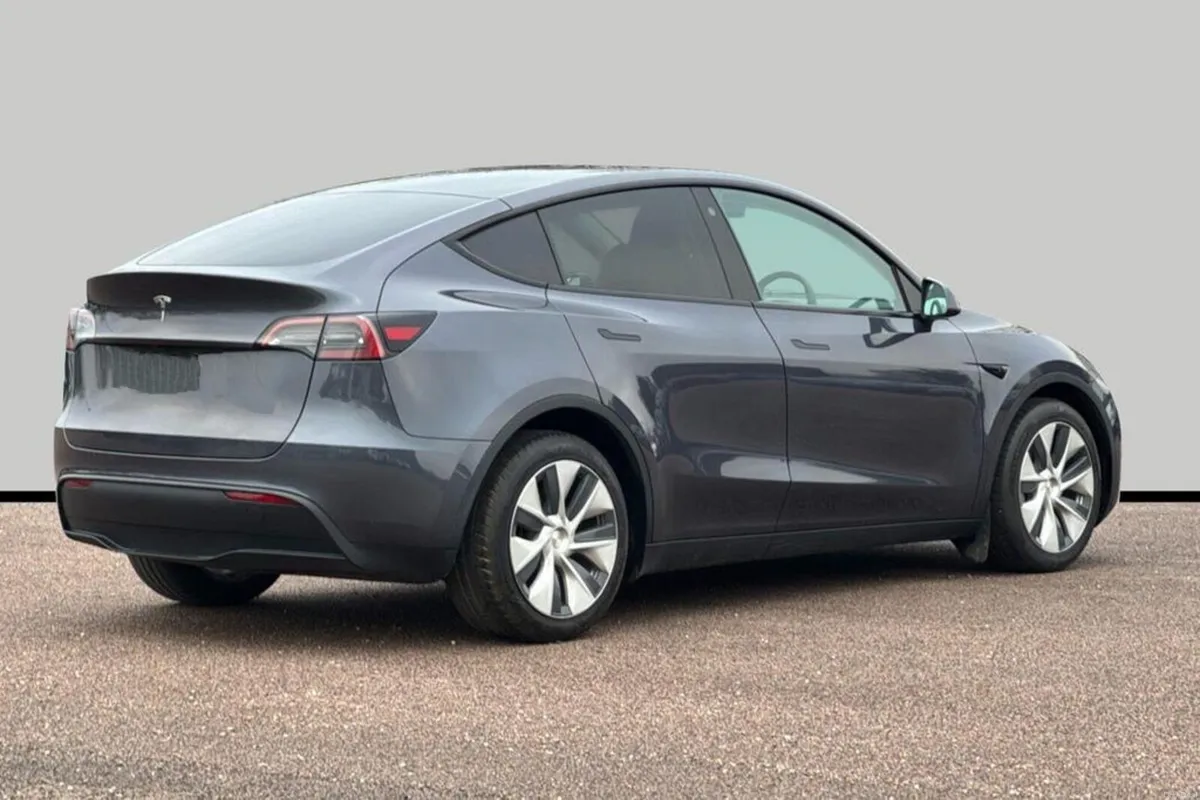 231 Tesla Model Y RWD - Image 4