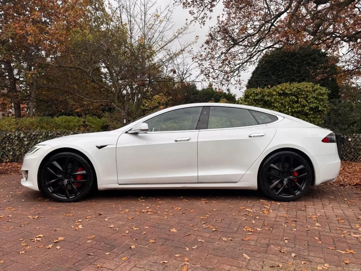 Tesla Model s - Image 1