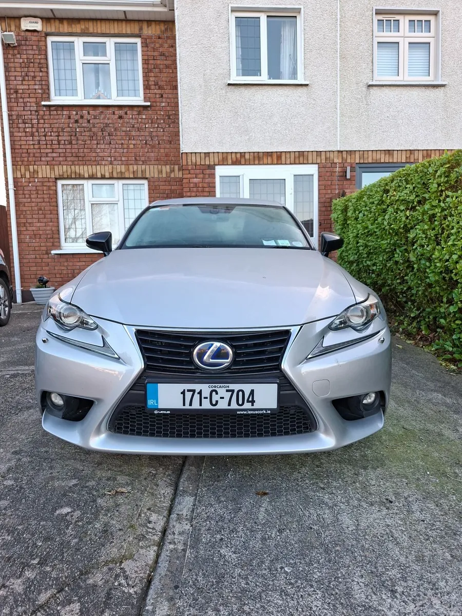 Lexus IS 2017 - Image 4