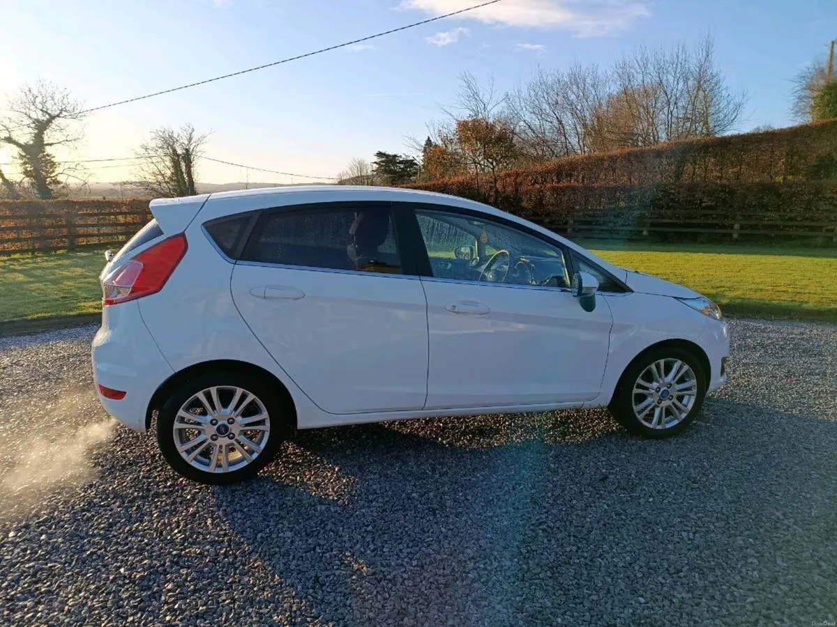 Ford fiesta 2013, NCT 03/27 - Image 3