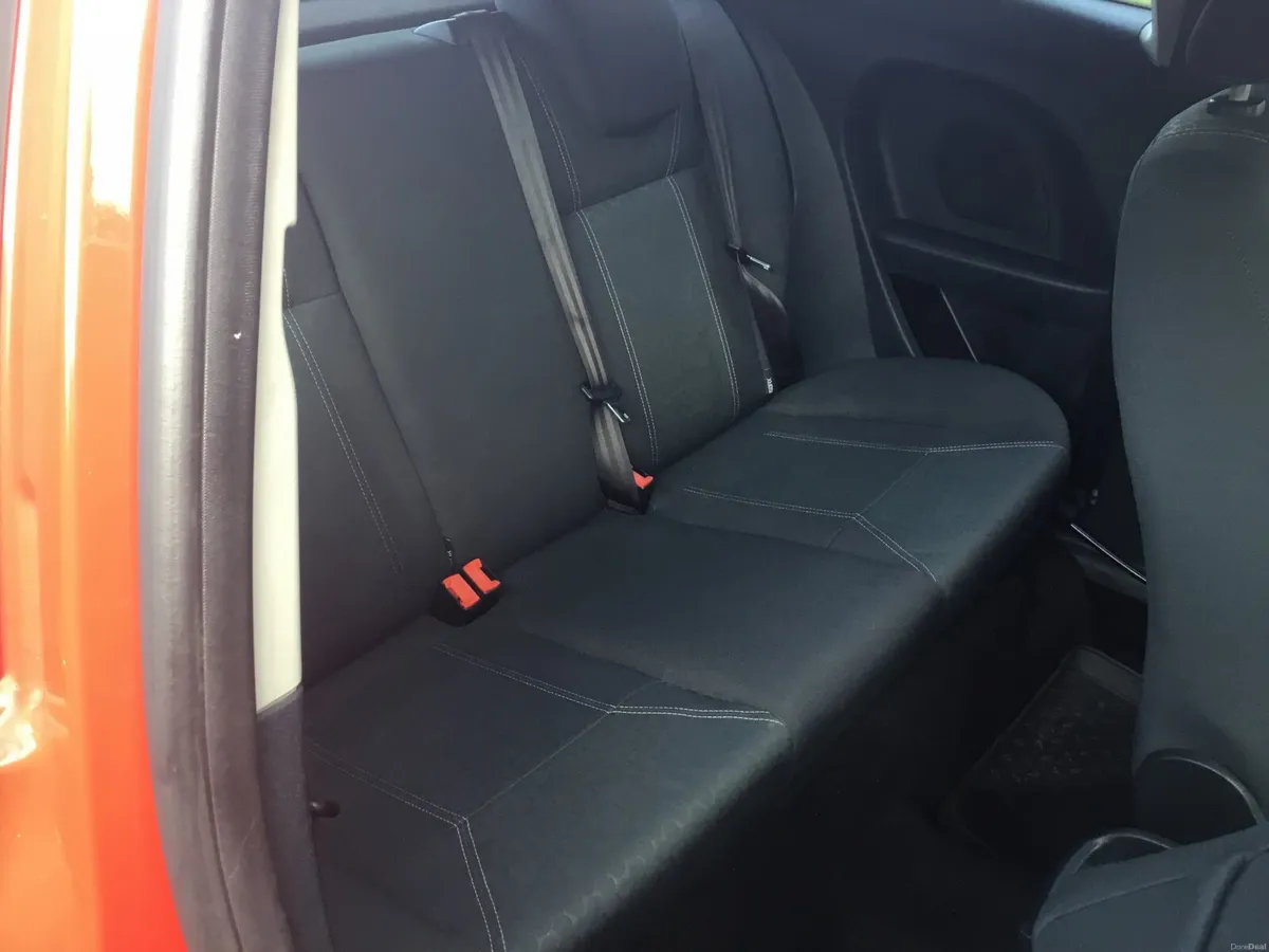 Ford Fiesta 2009 - Image 2