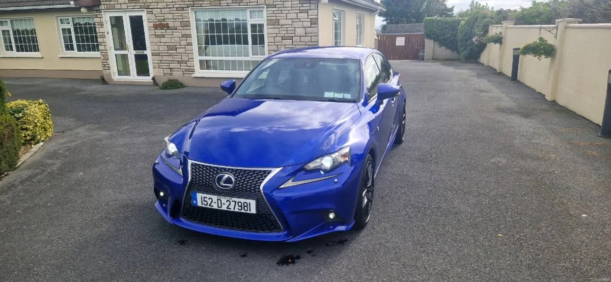 2015 Lexus IS300H F-Sport - Image 2