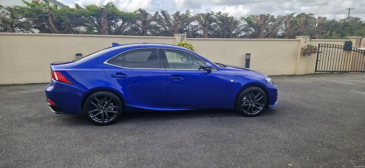 2015 Lexus IS300H F-Sport - Image 3