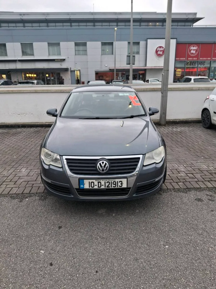 Volkswagen Passat 2010 - Automatic - Image 4