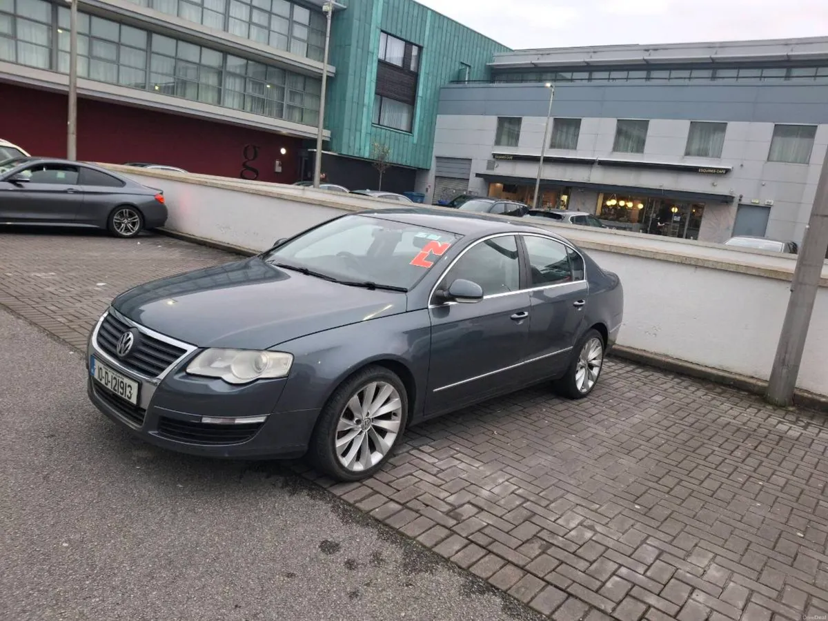 Volkswagen Passat 2010 - Automatic - Image 2