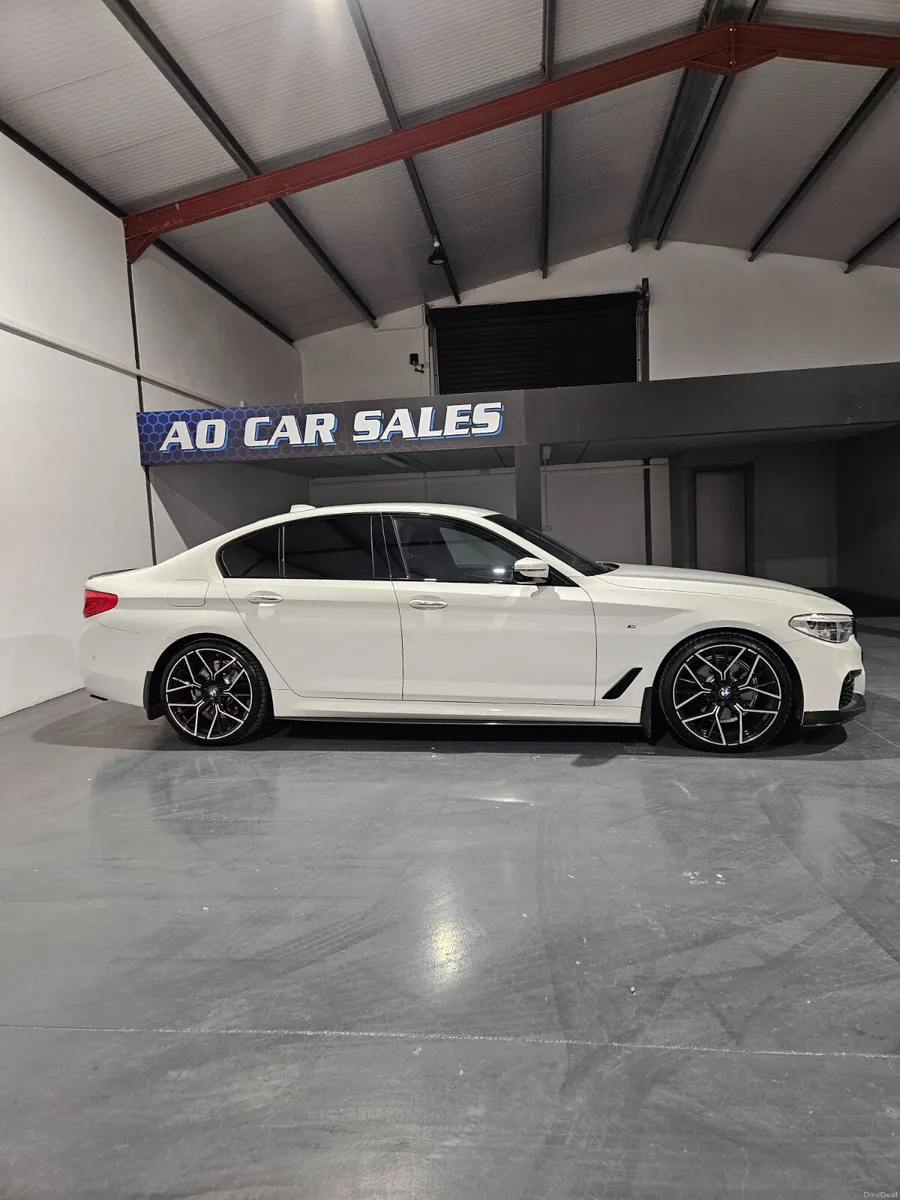 BMW 5-Series 2017 520d m sport - Image 4