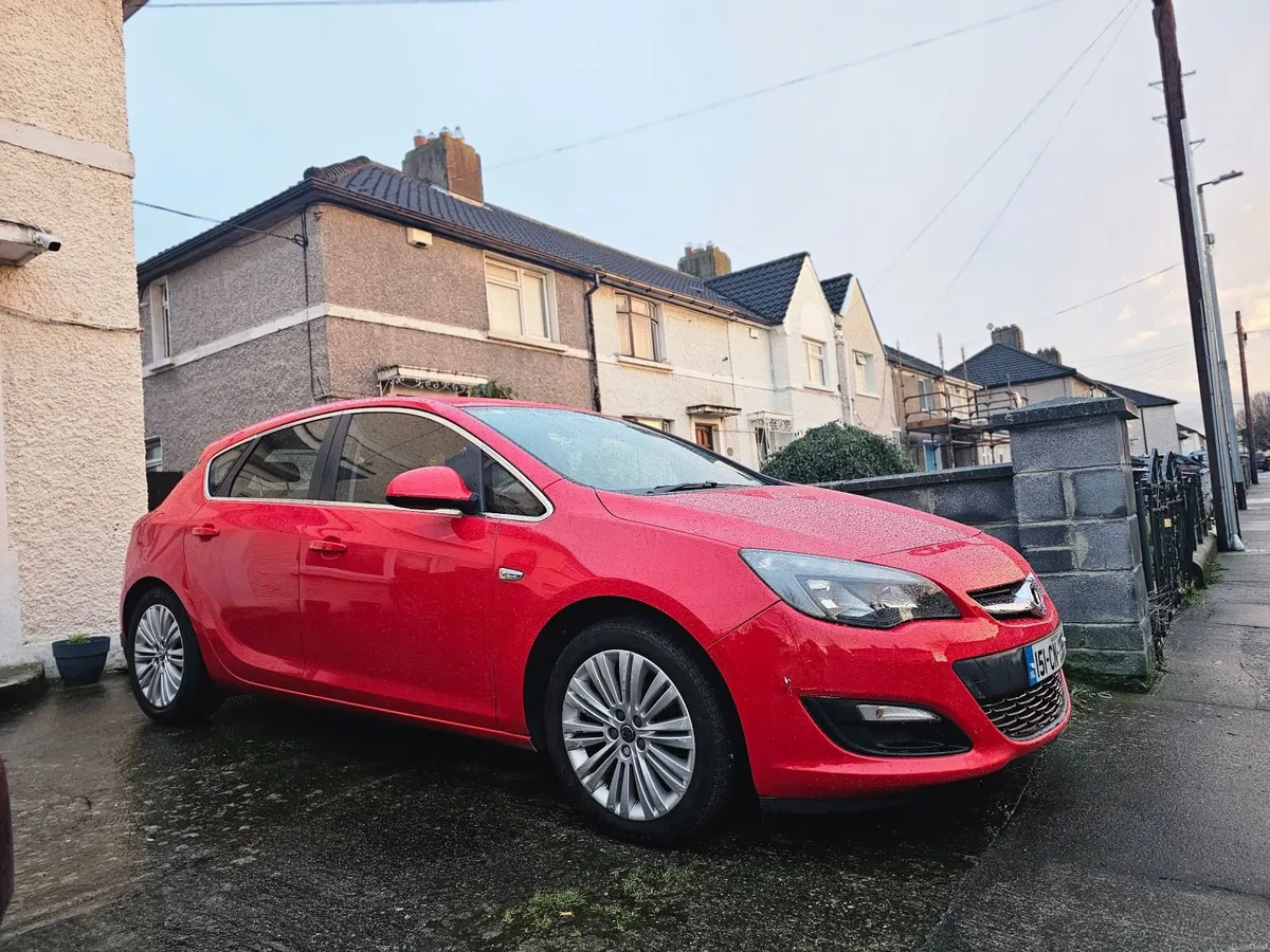 2015 Vauxhall Astra 1.4 low miles. - Image 1