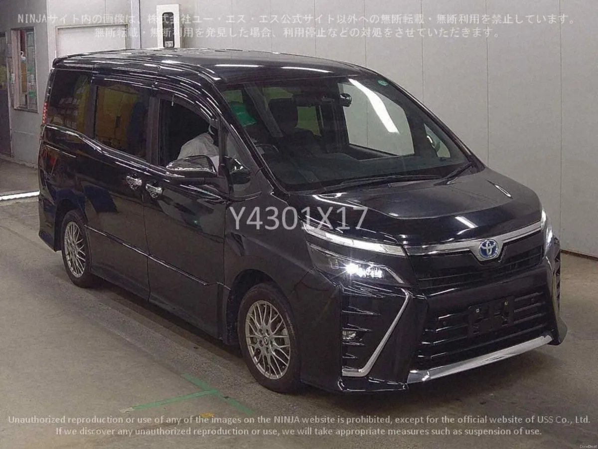2021 212 Toyota Voxy 1.8 hybrid Automatic 7 Seater - Image 1