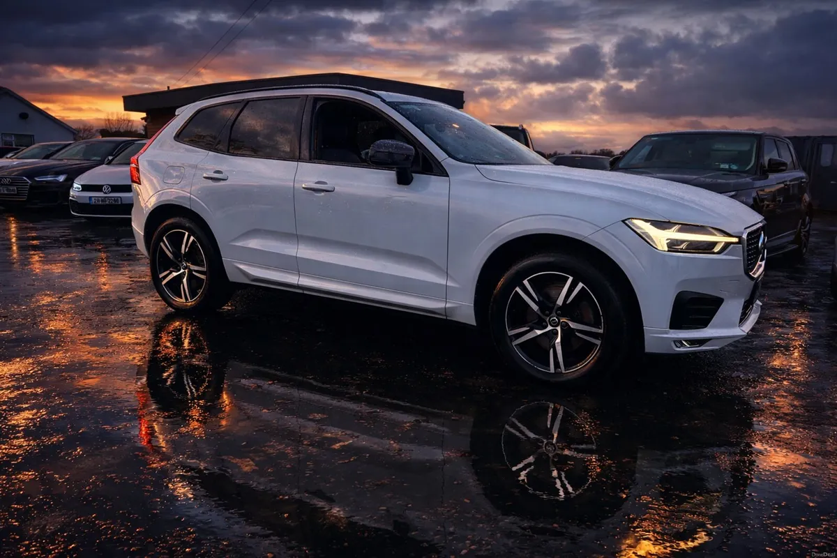 201 Volvo XC60 D4 R DESIGN DARK PACK - Image 4