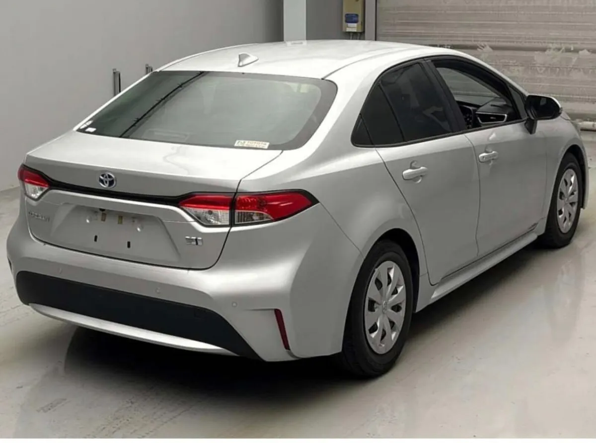 2023 Toyota Corolla Hybird Automatic 1 owner car - Image 4