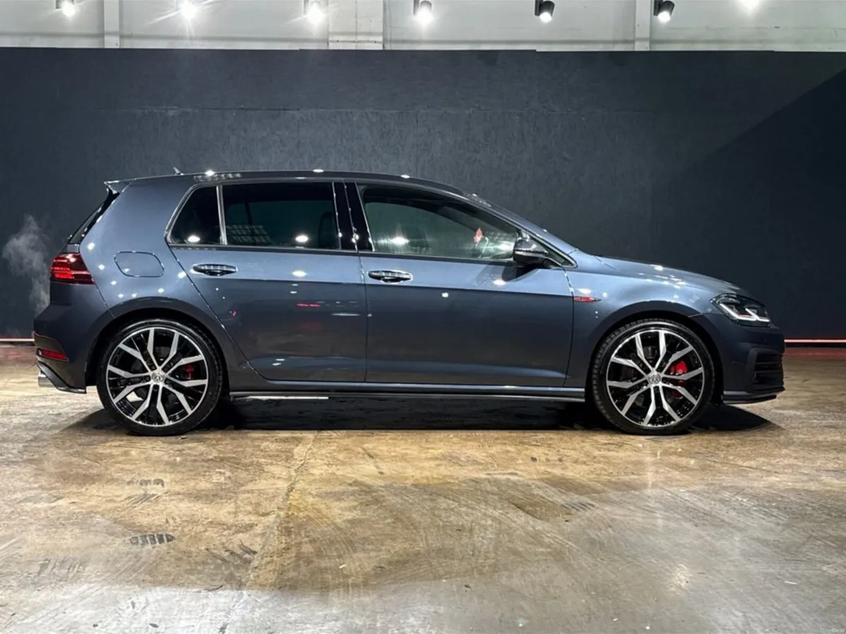 Volkswagen Golf GTI 2.0L DSG - PERFORMANCE SPECIAL - Image 2