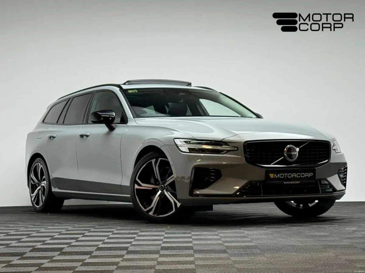 Volvo V60 T8 ULTRA AWD *PAN ROOF* - Image 1
