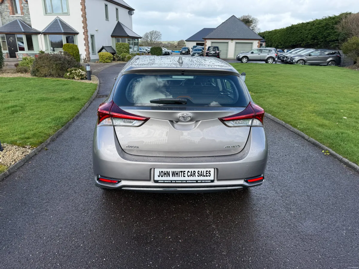 Toyota Auris Luna 1.4 D4D - Image 4