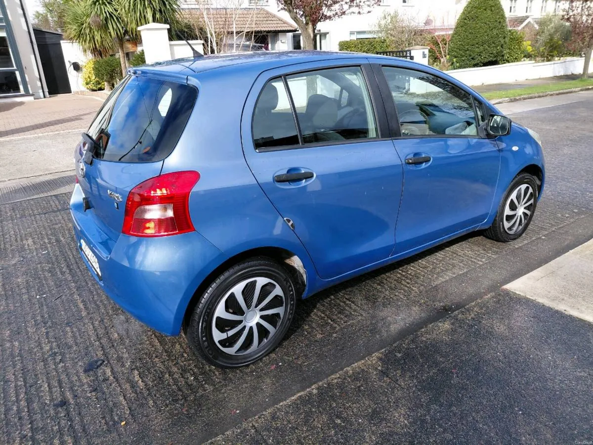 2006 Toyota yaris - Image 2