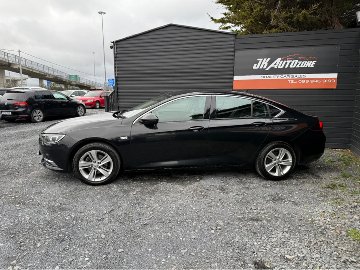 Opel Insignia 1.6 TD TECH LINE NAV 5DR - Image 4