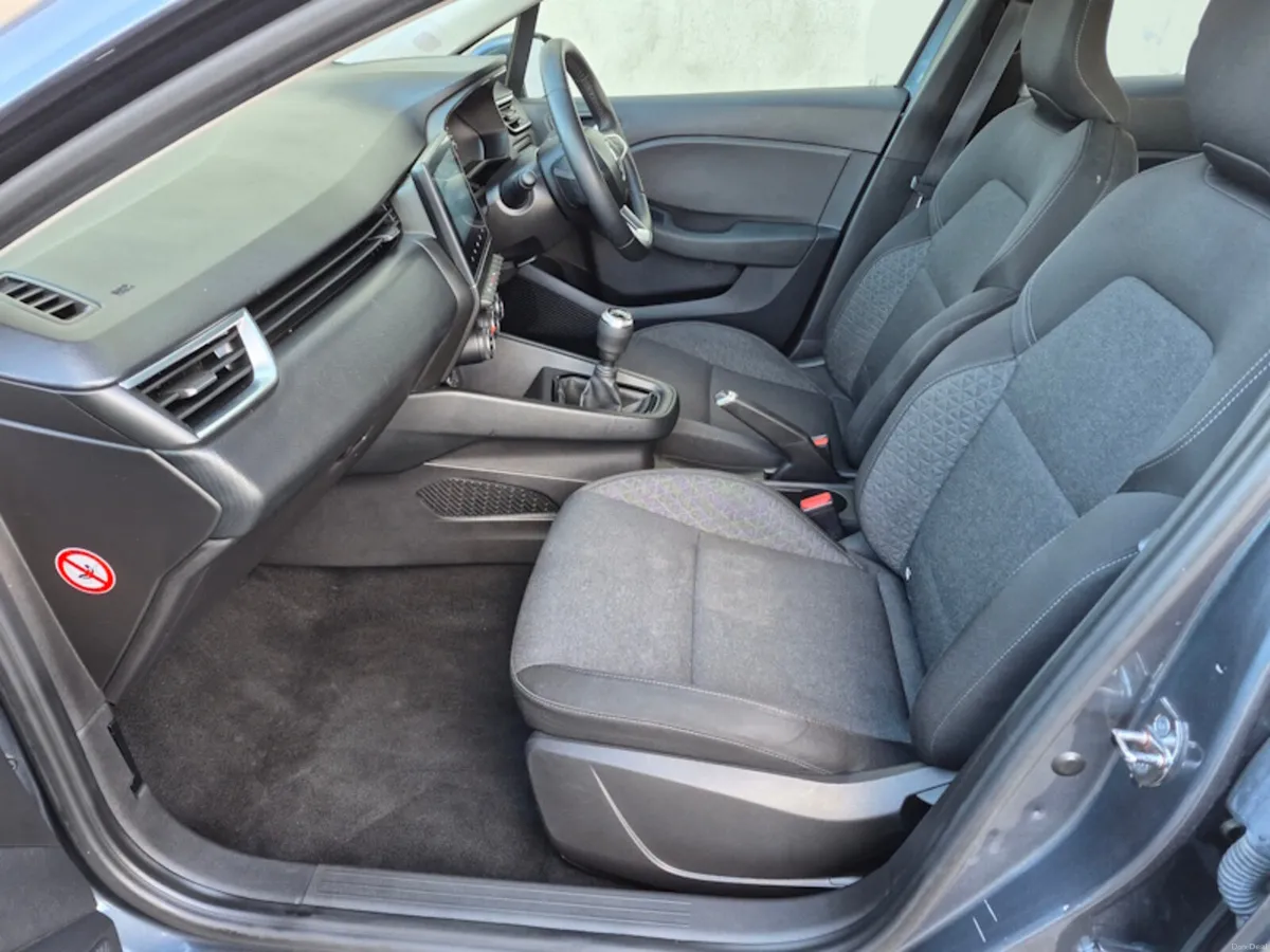 2022 Renault Clio DYN Renault Warranty Finance - Image 4